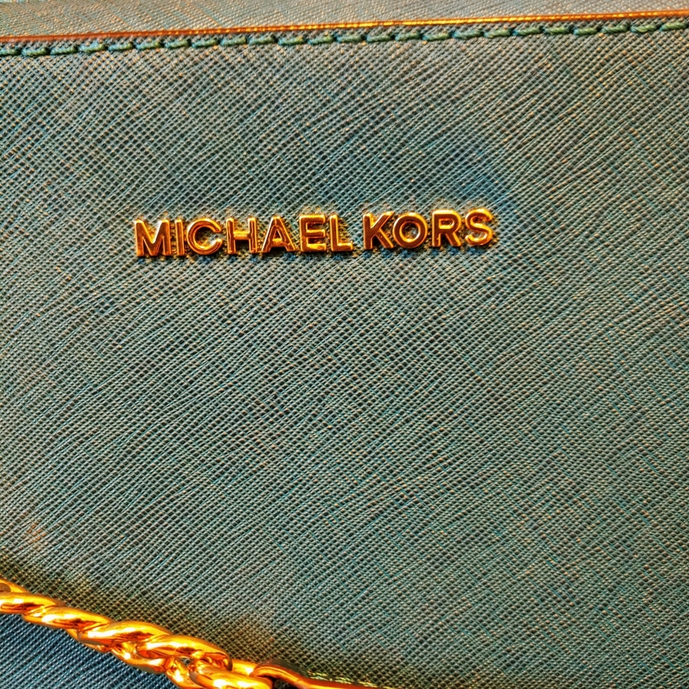 Authentic Michael Kors Crossbody - Picture 5 of 5